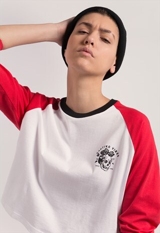 WHITE AND RED T-SHIRT
