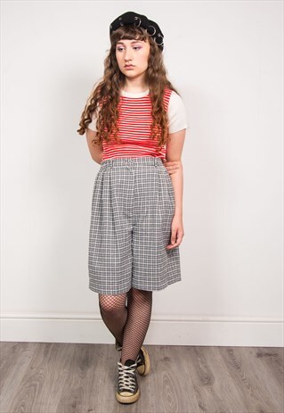 VINTAGE 90'S BLACK & WHITE CHECKED CULOTTES SHORTS