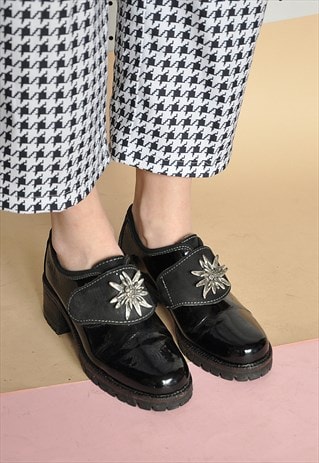 90S SLIP ON SHOES