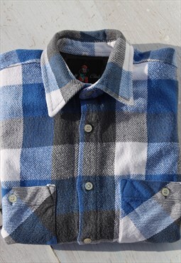 Vintage blue/gray/white thick flannel button down shirt