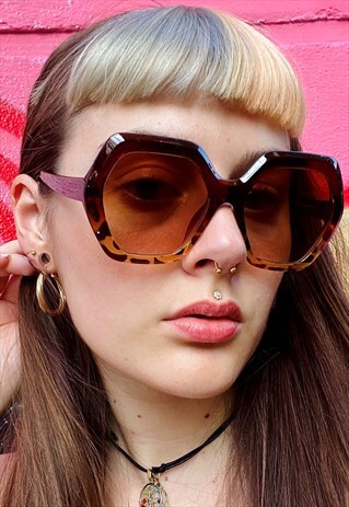 VINTAGE INSPIRED SUNGLASSES BIG EDGY SHAPE IN BROWN W UV400
