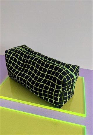 NEON WAVY LINES MAKE-UP BAG