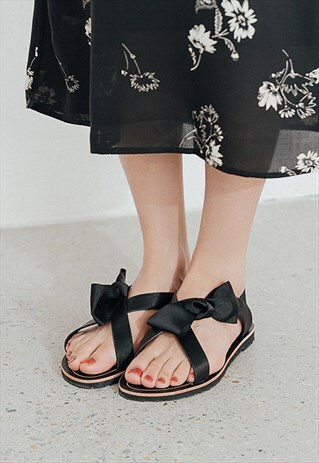 STRAPPY BOW FLAT SANDALS