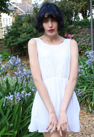 FLORAL LACE PLEATED SHORT DRESS IN WHITE COLOR CY