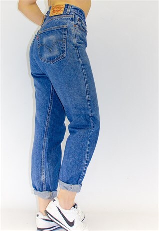VINTAGE HIGH WAIST LEVI'S MOM JEANS