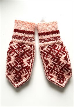 Ornamented Scandinavian Style Knit Mittens