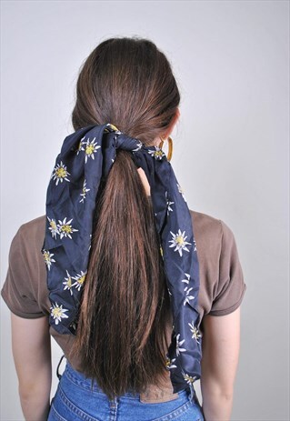 VINTAGE CUTE FLOWERS SHAWL