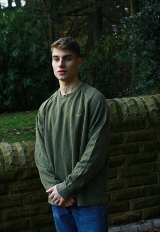 VINTAGE GREEN NIKE SWEATSHIRT