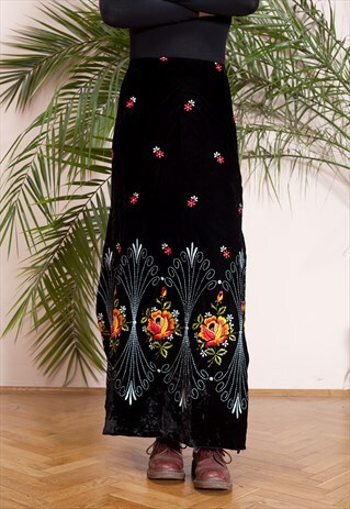 VINTAGE BEAUTIFUL, EMBROIDERED, VELOUR SKIRT