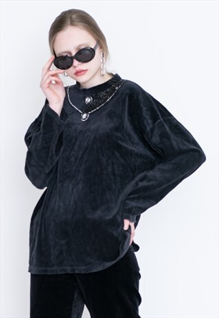 VINTAGE BLACK RETRO JUMPER