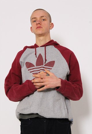 VINTAGE ADIDAS HOODIE