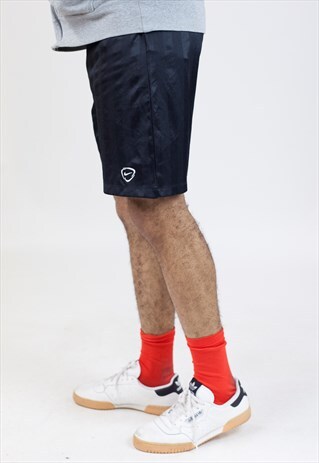 VINTAGE 90S NIKE BLACK SHORTS