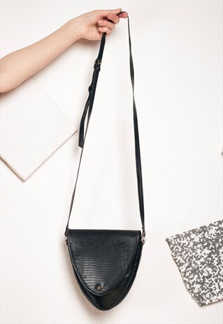 80S VINTAGE LEATHER TRIANGLE BAG