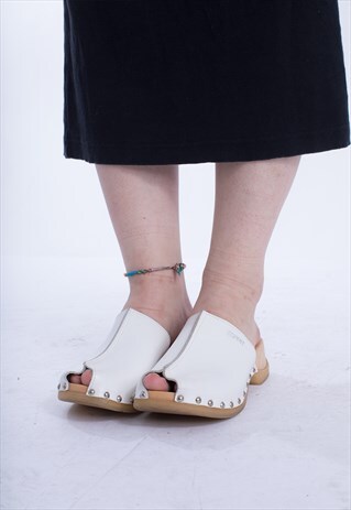 VINTAGE WHITE LEATHER ESPRIT CLOGS