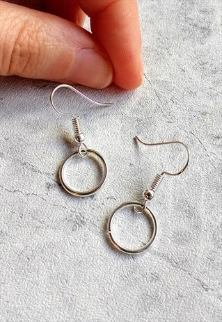 MINIMALIST HOOP DROP EARRINGS