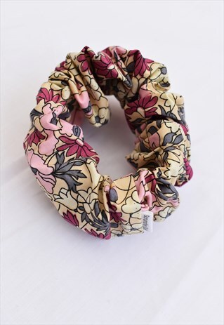 PASTEL FLORAL SCRUNCHIE