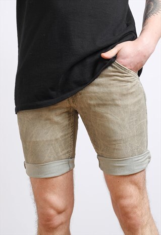 VINTAGE LEVI'S CORDUROY SHORTS