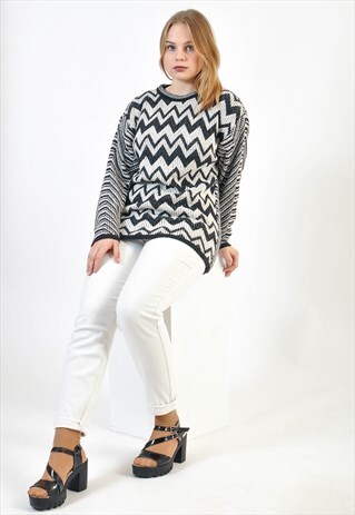 VINTAGE KNITWEAR JUMPER IN ABSTRACT PRINT