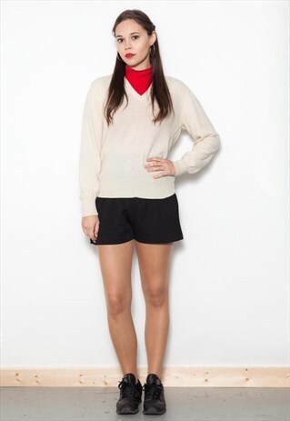 VINTAGE CREAM WHITE BENETTON WOOL V-NECK JUMPER