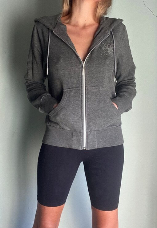 garment image