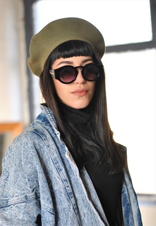 90S STYLE BLACK AND GOLD ROUND SUNGLASSES