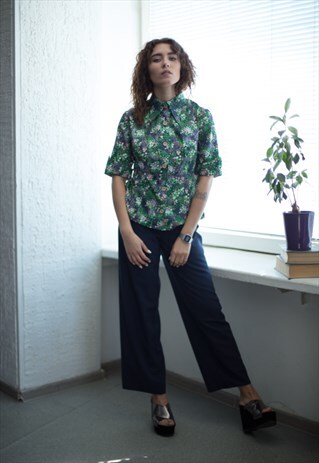 VINTAGE 70'S NAVY FLOWER PRINT SHORT SLEEVED SHIRT