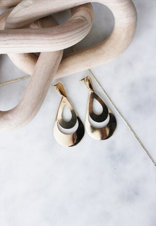 GOLD STATEMENT CHANDELIER MINIMALIST DROP LIGHT EARRINGS