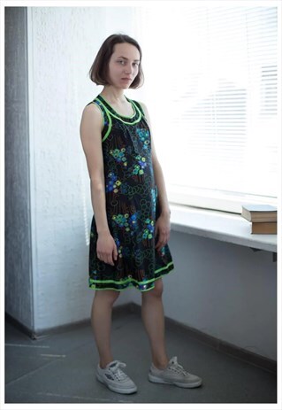 VINTAGE 70'S MINI SLEEVELESS PATTERNED DRESS IN BLACK