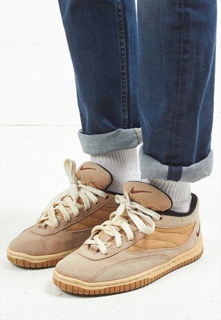 VINTAGE BROWN NIKE TRAINERS