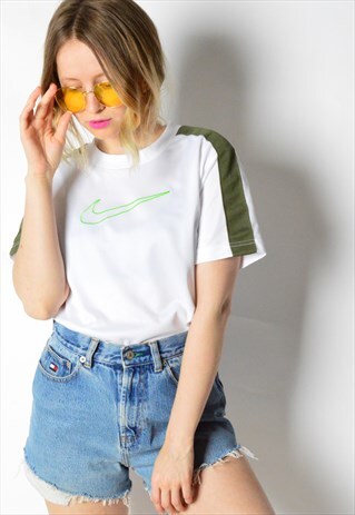 WHITE NIKE SPORTS TOP