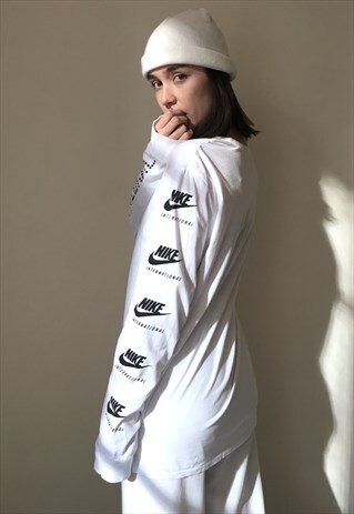 VERY RARE 90'S UNISEX NIKE T-SHIRT WITH BLACK LOGOS