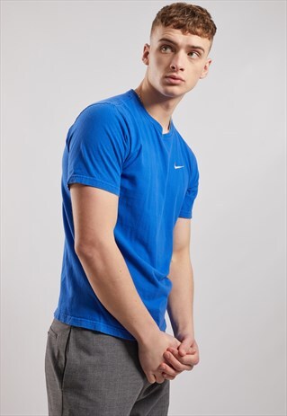 VINTAGE NIKE T-SHIRT