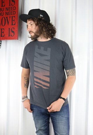 VINTAGE NIKE OVERSIZED T SHIRT