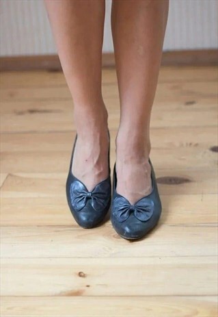Dark grey pointed low heel shoes