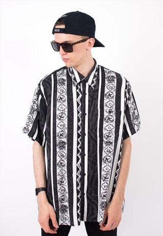 VINTAGE 90S BLACK AND WHITE STRIPED SHORT SLEEVE SHIRT