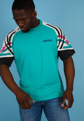 VINTAGE ADIDAS T-SHIRT IN GREEN NT83