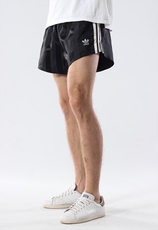 90'S VINTAGE MENS ADIDAS GYM RUNNING MARATHON NYLON SHORTS