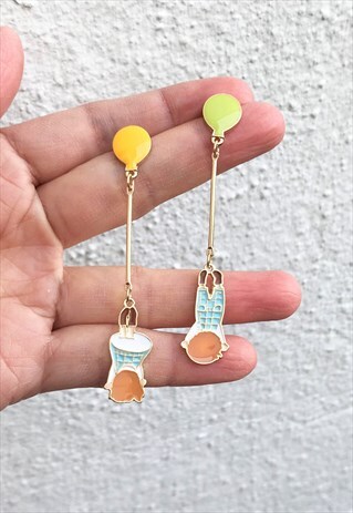 BALLOON WITH BOY AND GIRL STUD EARRING