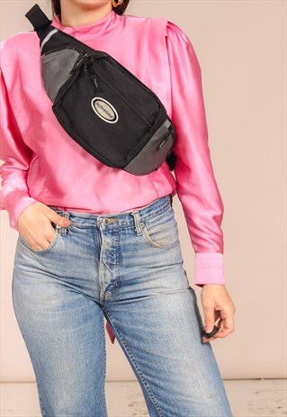 VINTAGE 90S BUM BAG IN BLACK NYLON