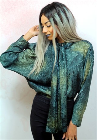 1980S VINTAGE GREEN PATTERNED SILKY BUTTON UP BLOUSE