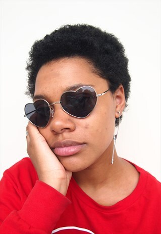 BLACK LENS HEART SUNGLASSES