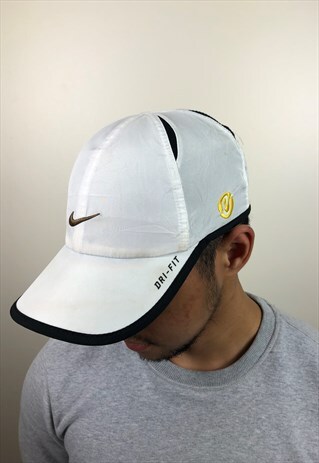 VINTAGE WHITE NIKE CAP