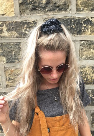 BLACK WITH WHITE STAR PRINT SCRUNCHIE