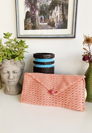 VINTAGE 70S PEACHY PINK CROCHET PARISIAN CHIC CLUTCH BAG