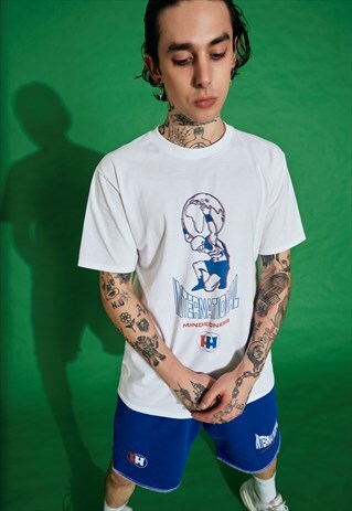 SHORT SLEEVED T-SHIRT IN WHITE WITH INTERNATIONAL MIND PRINT