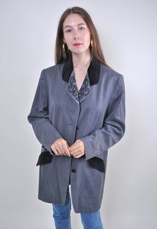 90S GRAY SUIT BLAZER WITH BLACK COLLAR EMBROIDERY, SIZE L