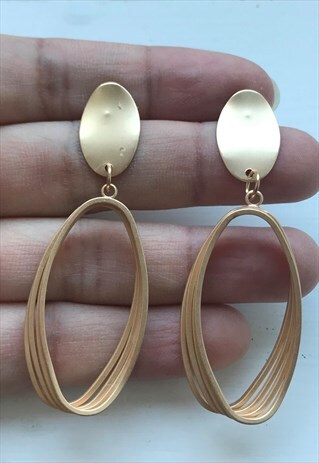 GOLD STUD EARRING
