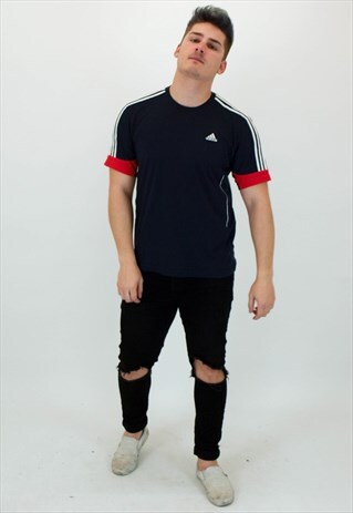 VINTAGE ADIDAS T-SHIRT