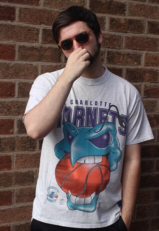 VINTAGE NUTMEG CHARLOTTE HORNETS NBA T SHIRT USA SPORT