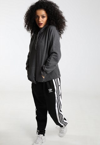 90S CHAMPION EMBROIDERED LOGO HOODIE